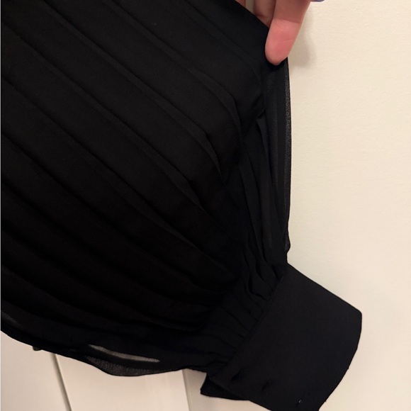 Elie Tahari Black Sheer-Sleeve V-Neck Blouse - Picture 5 of 9